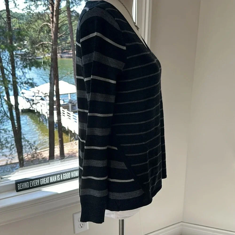SMARTWOOL Merino Wool Blend V-neck Grey Stripe Sweater, Small, Like New - Picture 7 of 8